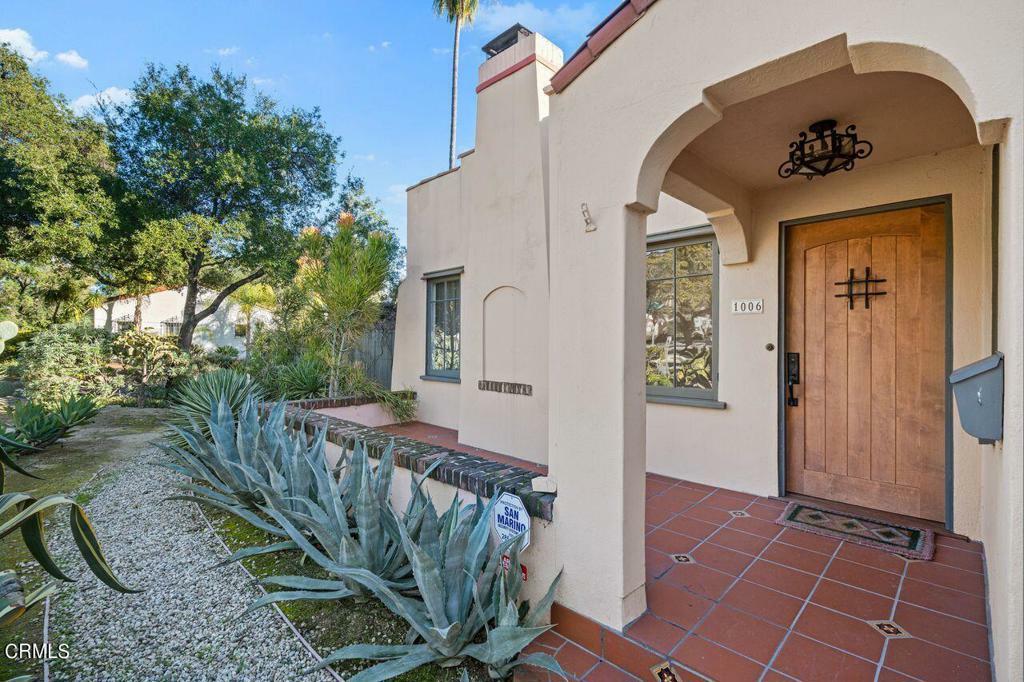 Property Photo: 1006 E Elizabeth Street CA 91104