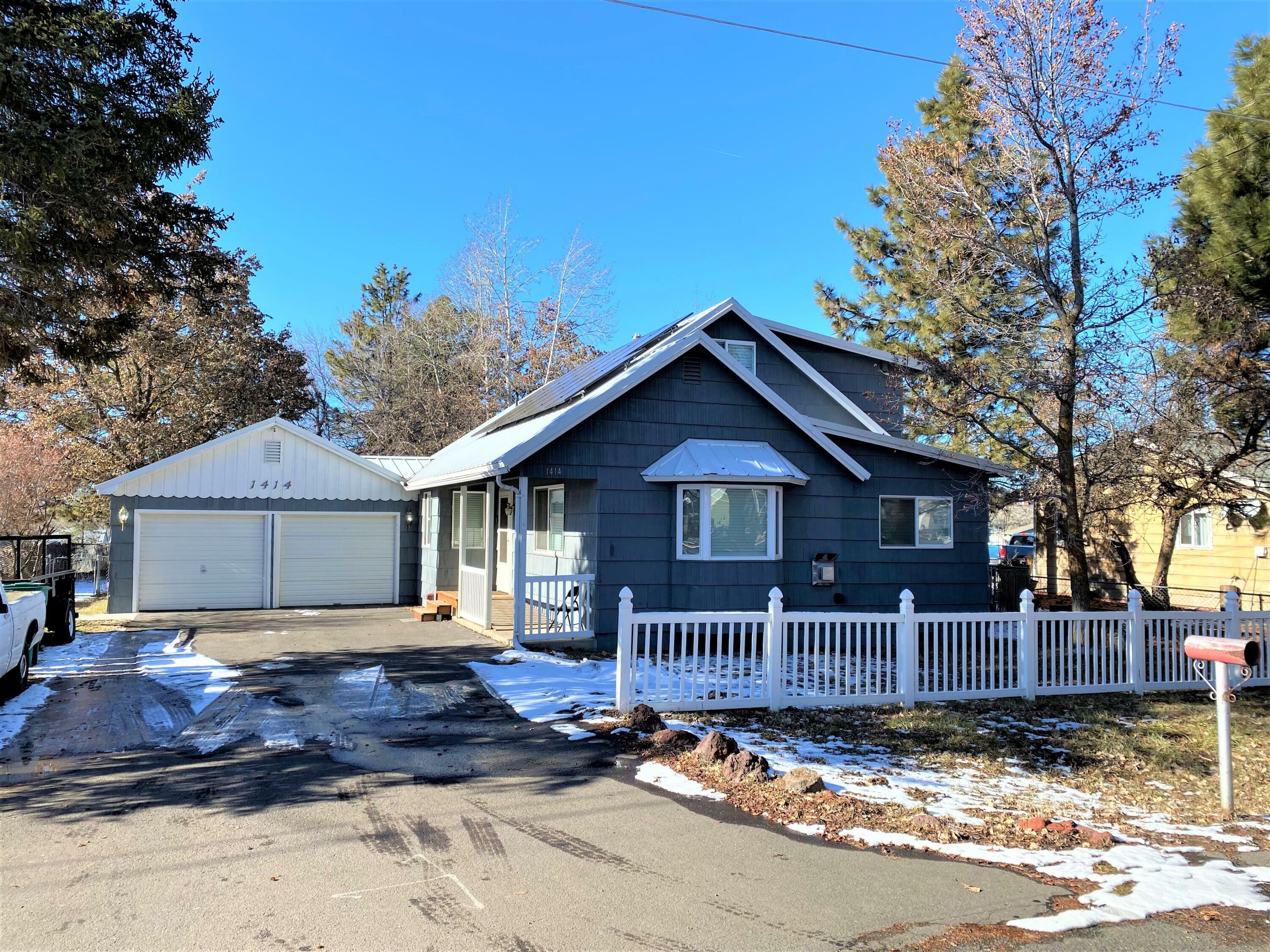 Property Photo: 1414 Hope Street OR 97603