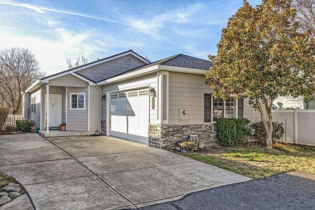 336 Meadow Drive  Ashland OR 97520 photo