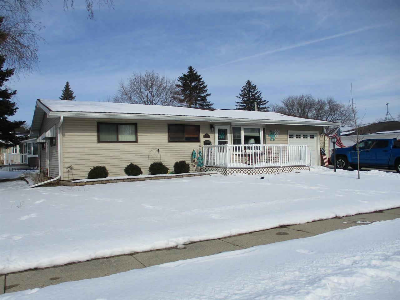 Property Photo:  508 Kenyon Ln  WI 53916 