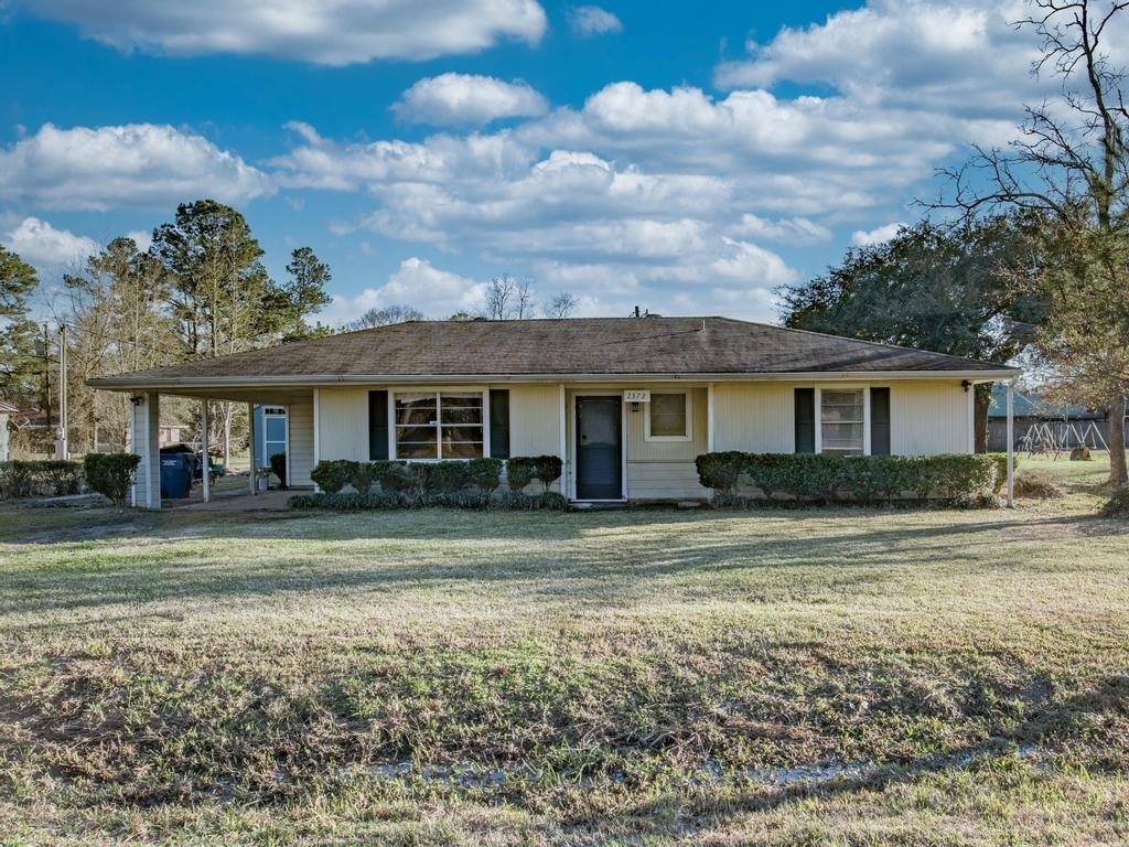 Property Photo: 2372 Barbara St TX 77632