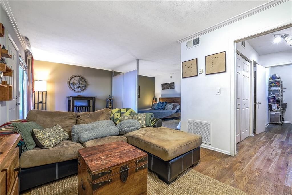 Property Photo:  1150 Collier Road NW I19  GA 30318 