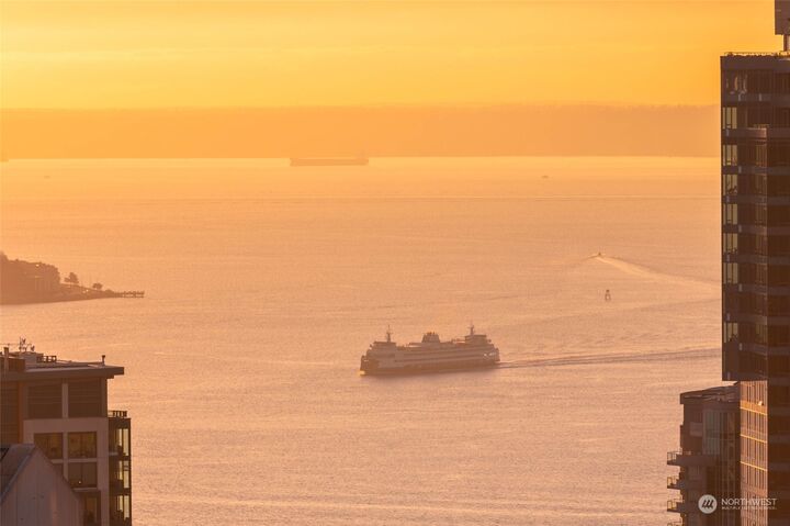 Property Photo: 737 Olive Way 3509 WA 98101