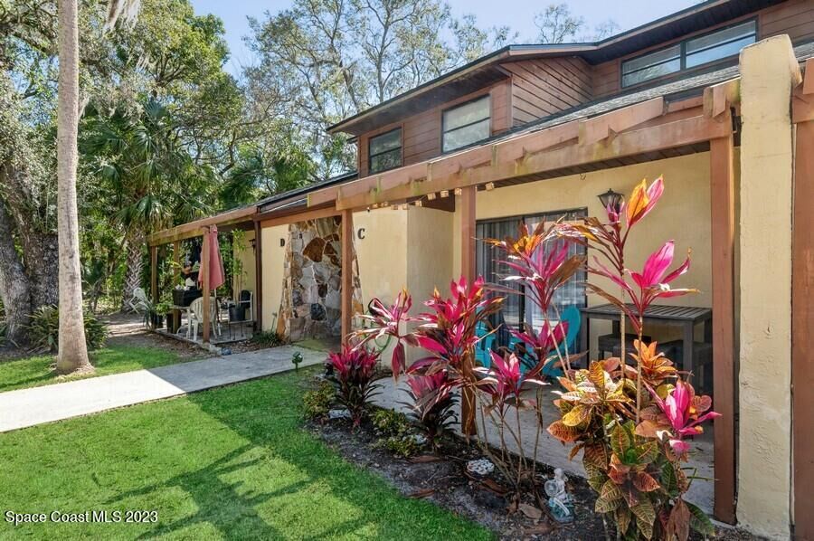 Property Photo: 1130 Gary Hunt Road FL 32926