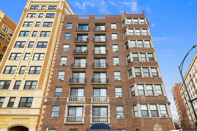 Property Photo:  3330 N Lake Shore Drive 3H  IL 60657 