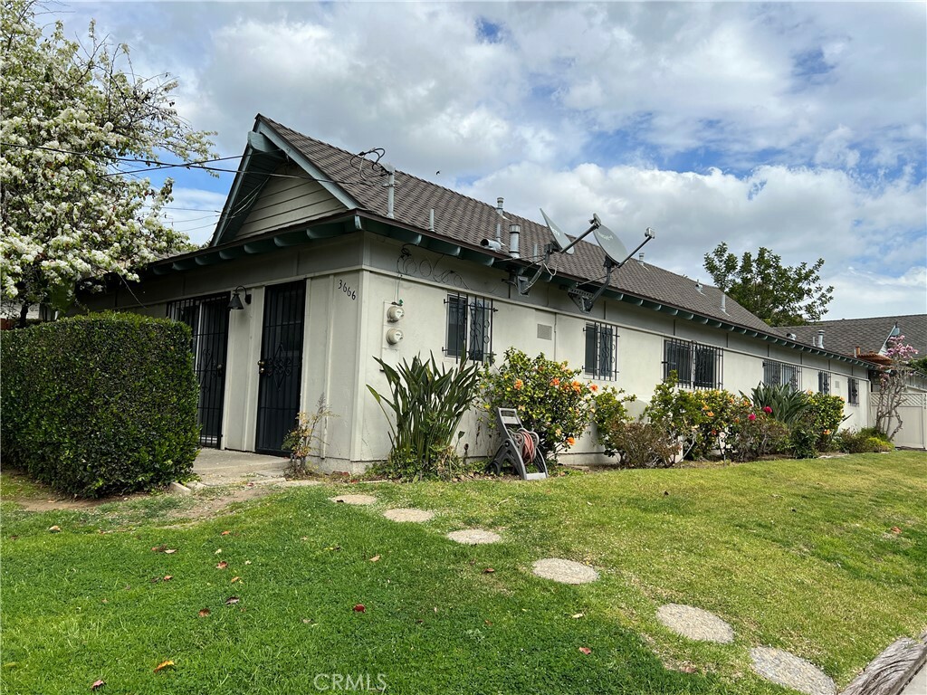 Property Photo:  3666 Cedar Avenue  CA 90807 