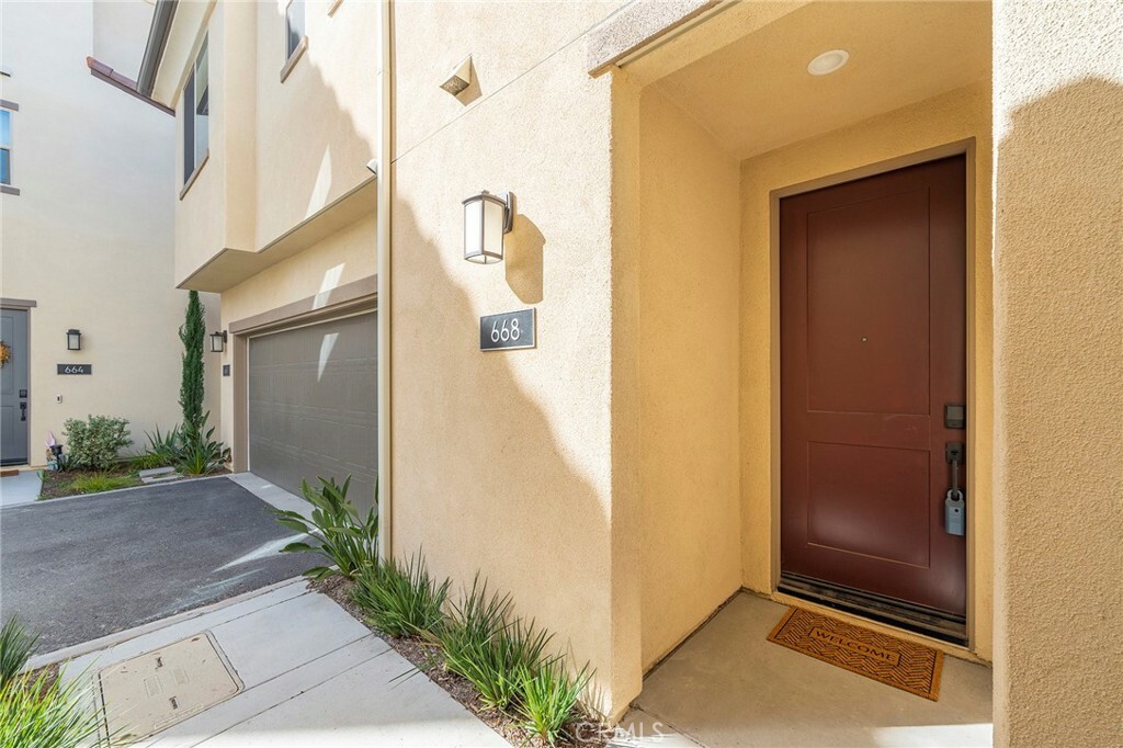 Property Photo:  668 S Motif  CA 92805 