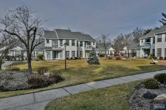 Property Photo:  86 Konight Court  NJ 07430 