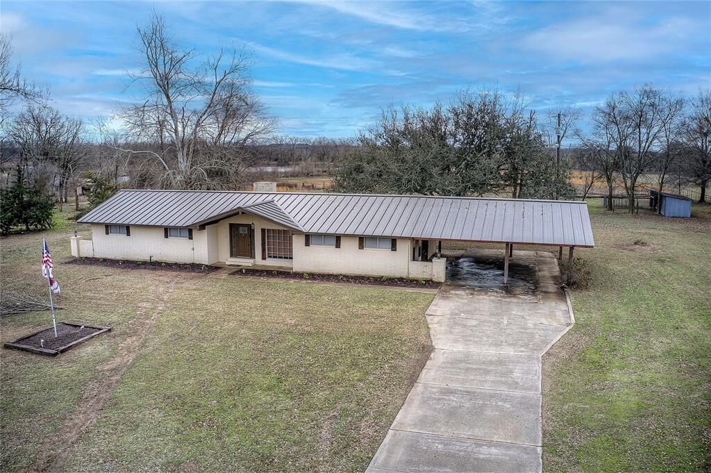 Property Photo:  5752 Farm Road 1870  TX 75482 