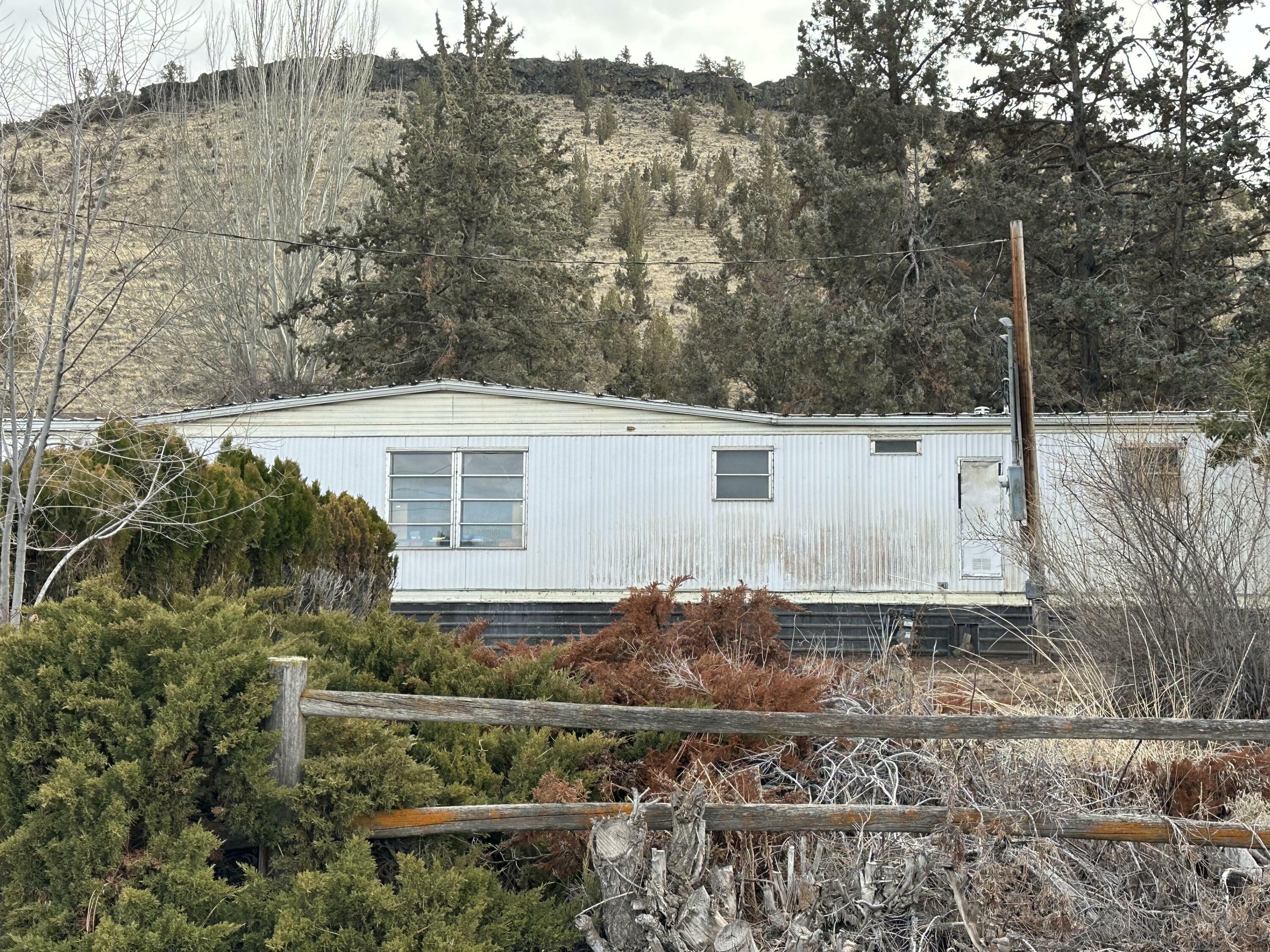 Property Photo:  996 SW Crestview Road 0  OR 97754 