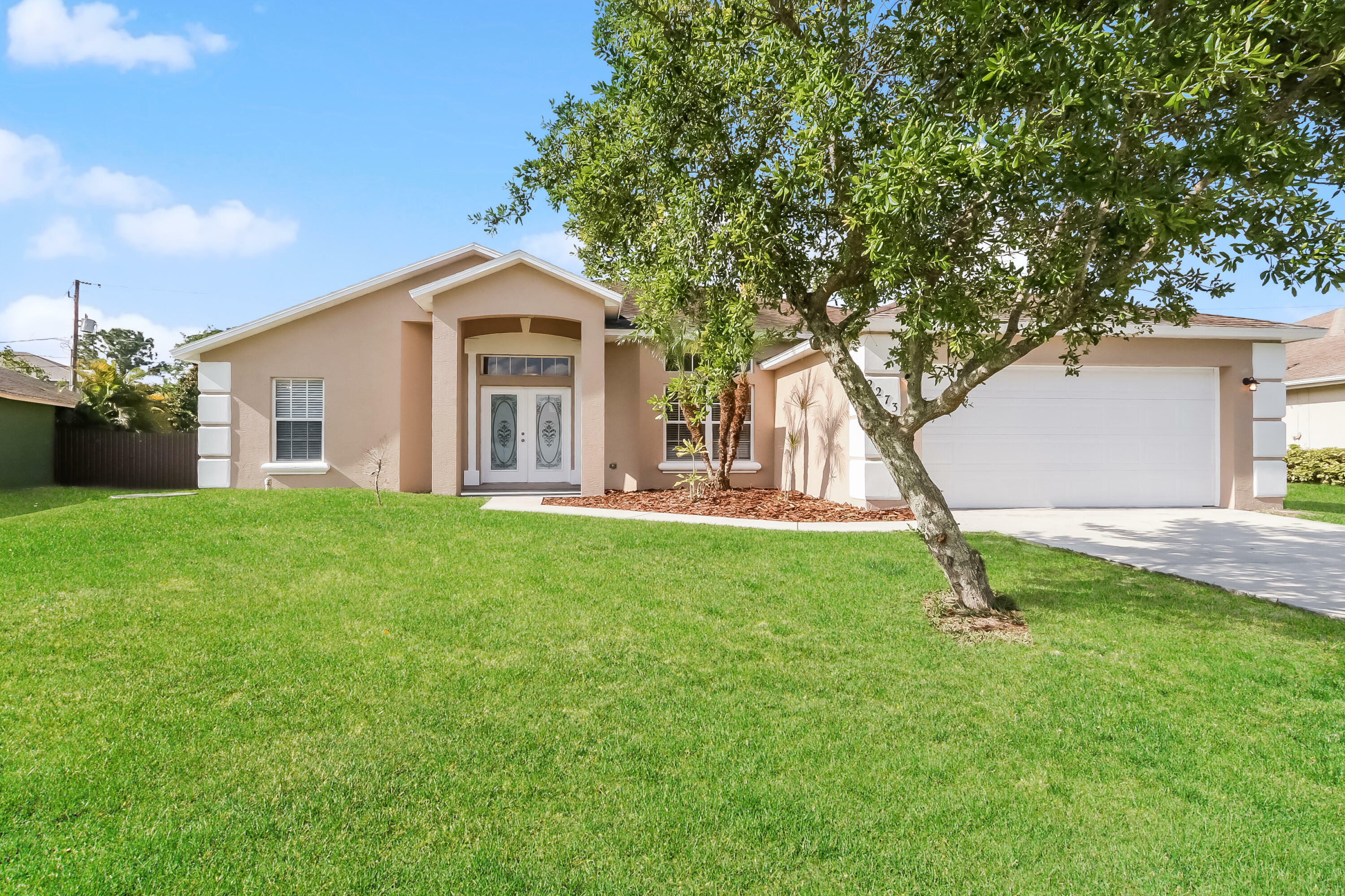 Property Photo:  2273 SW Crocus Lane  FL 34953 