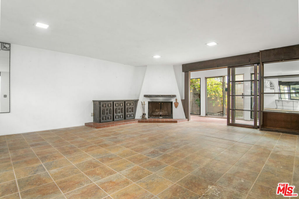 Property Photo:  5607 W 77th Street  CA 90045 