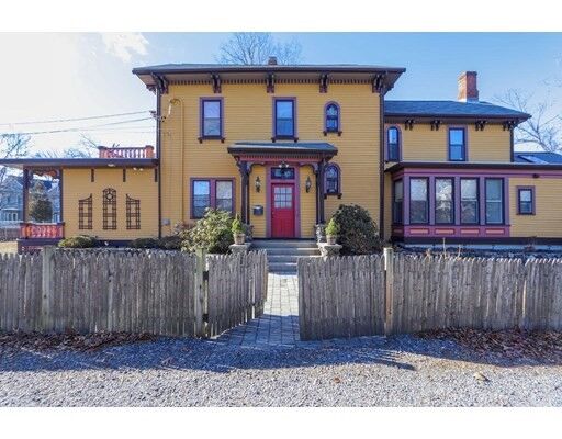 Property Photo: 221 Auburn St 221 MA 02466