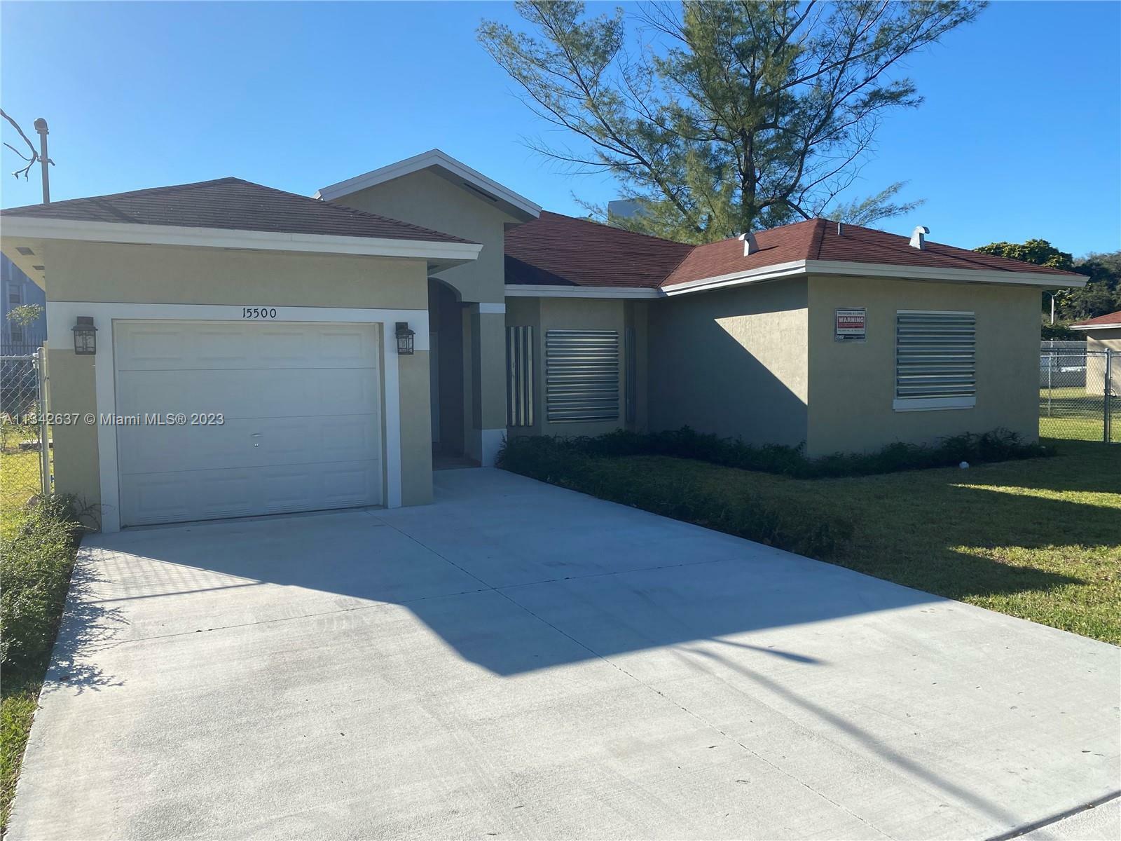 Property Photo: 15500 NE 7th Ave FL 33162