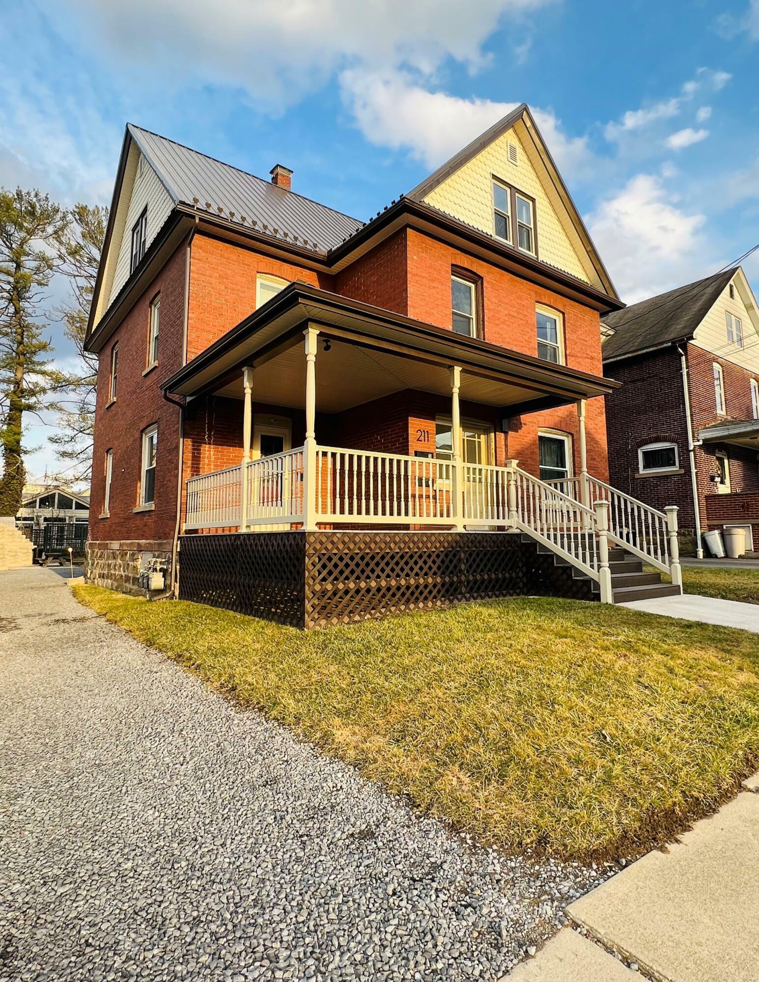 Property Photo:  211 Euclid Ave  PA 15853 