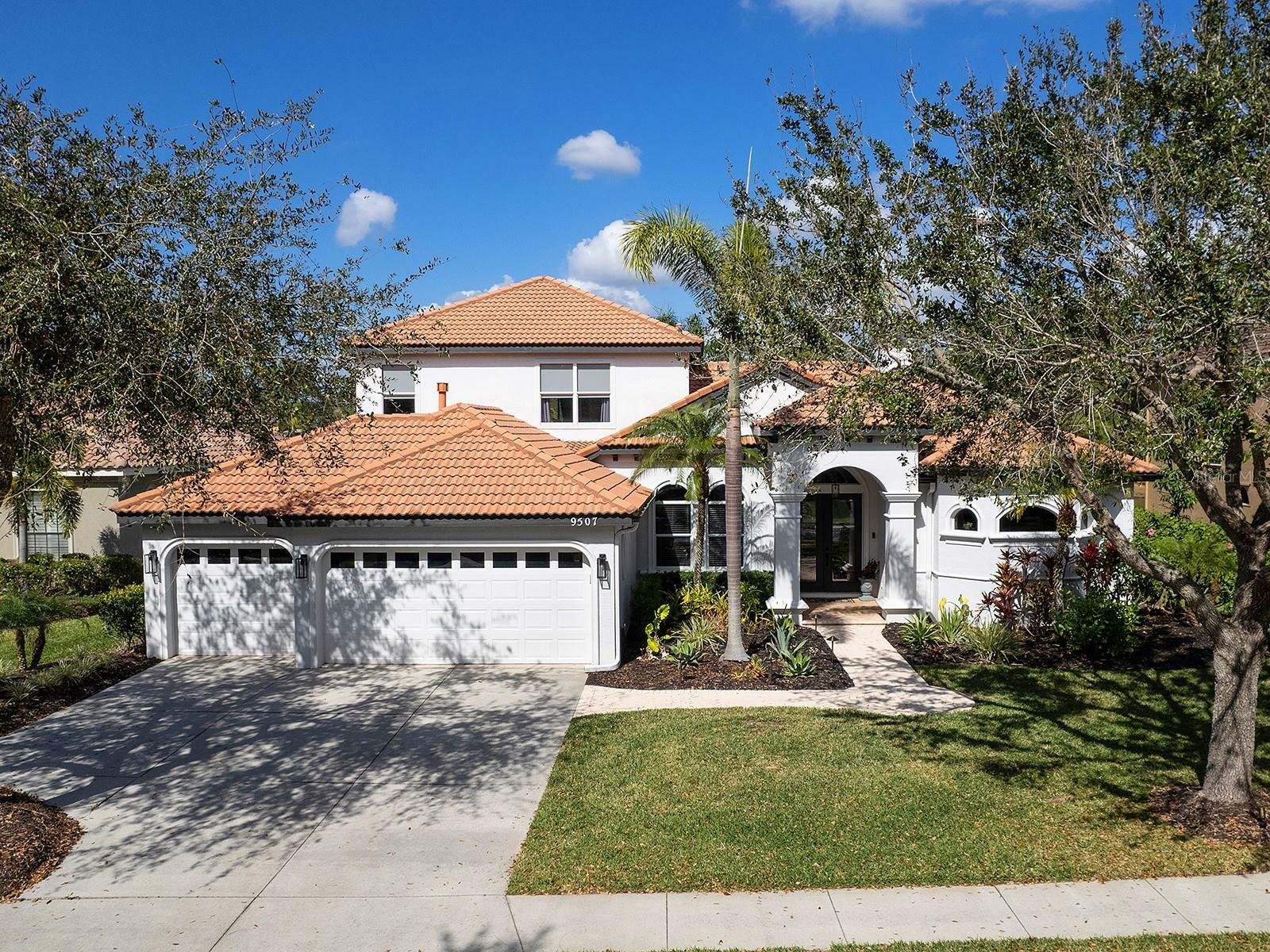 Property Photo:  9507 Royal Calcutta Place  FL 34202 