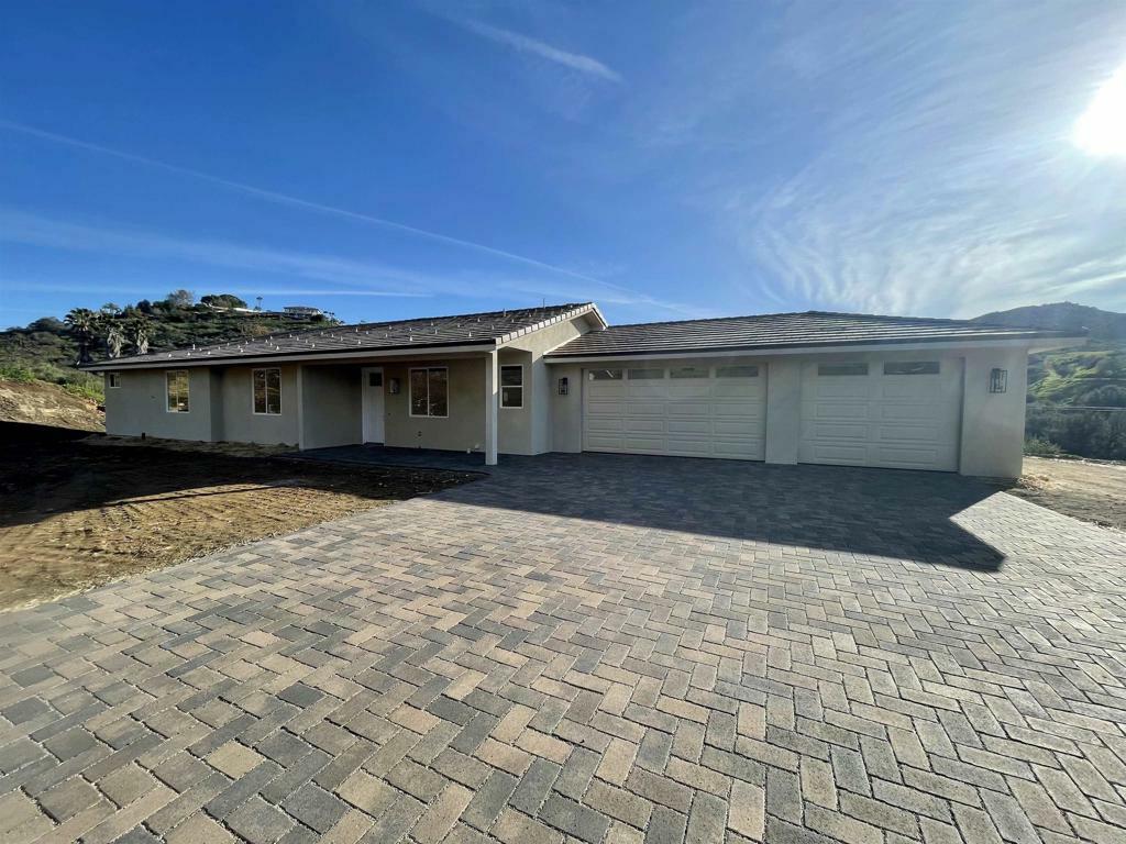 Property Photo:  28736 N Twin Oaks Valley Rd  CA 92084 