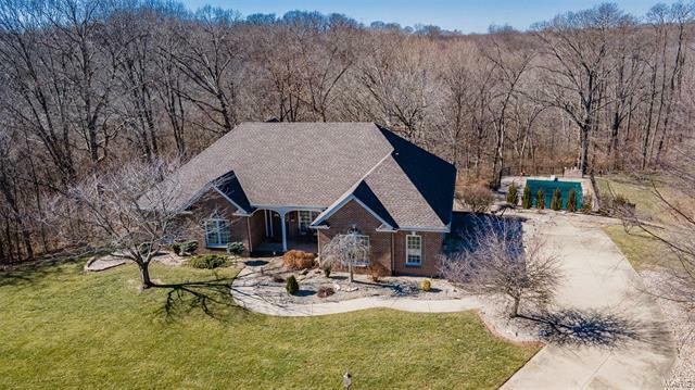 Property Photo: 4401 Bluffdale Ct. Court IL 62035