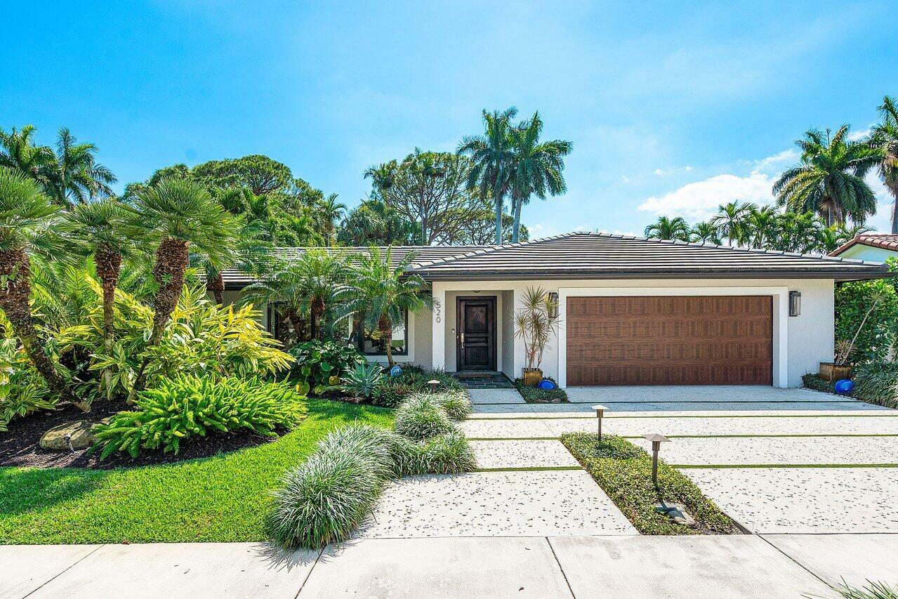 Property Photo: 520 Silver Lane FL 33432