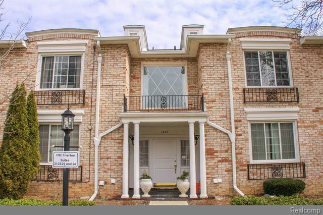 Property Photo: 1745 Tiverton Road 19 MI 48304