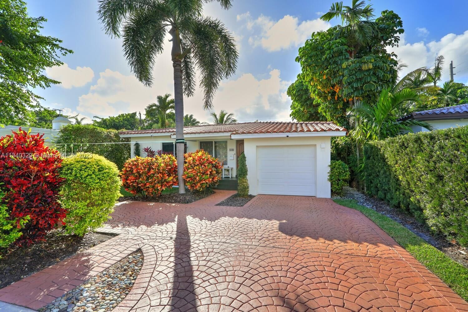 Property Photo: 816 Wallace St FL 33134