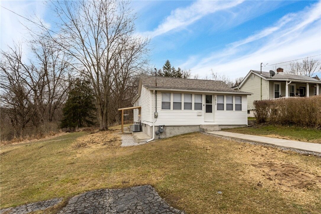 Property Photo:  1013 6th St  PA 15147 