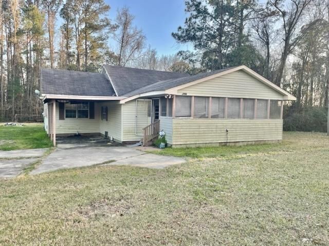 Property Photo:  3988 Greensboro Highway  FL 32351 