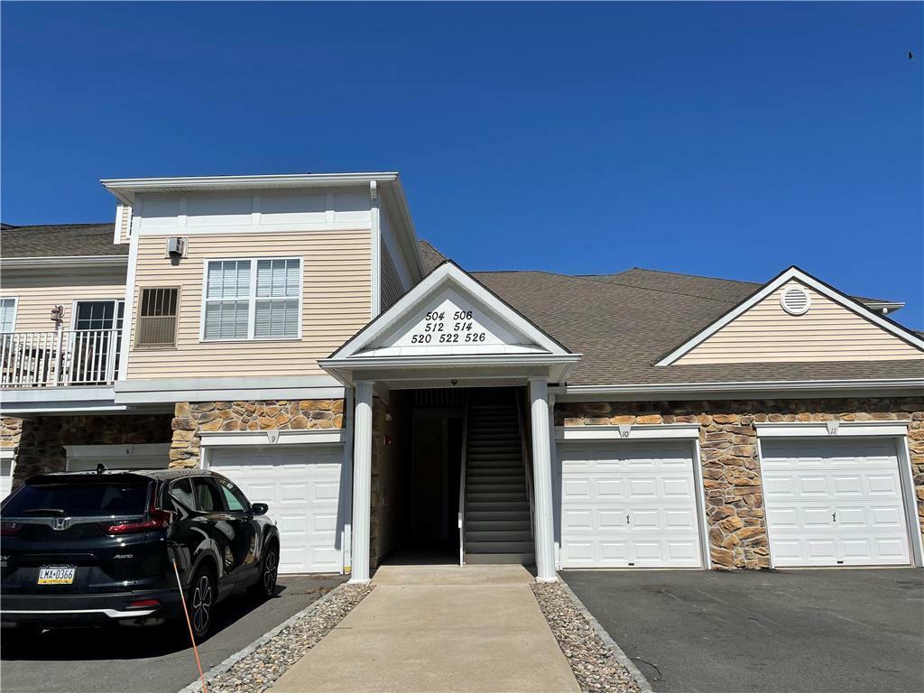 514 Waterford Terrace  Williams Twp PA 18042 photo