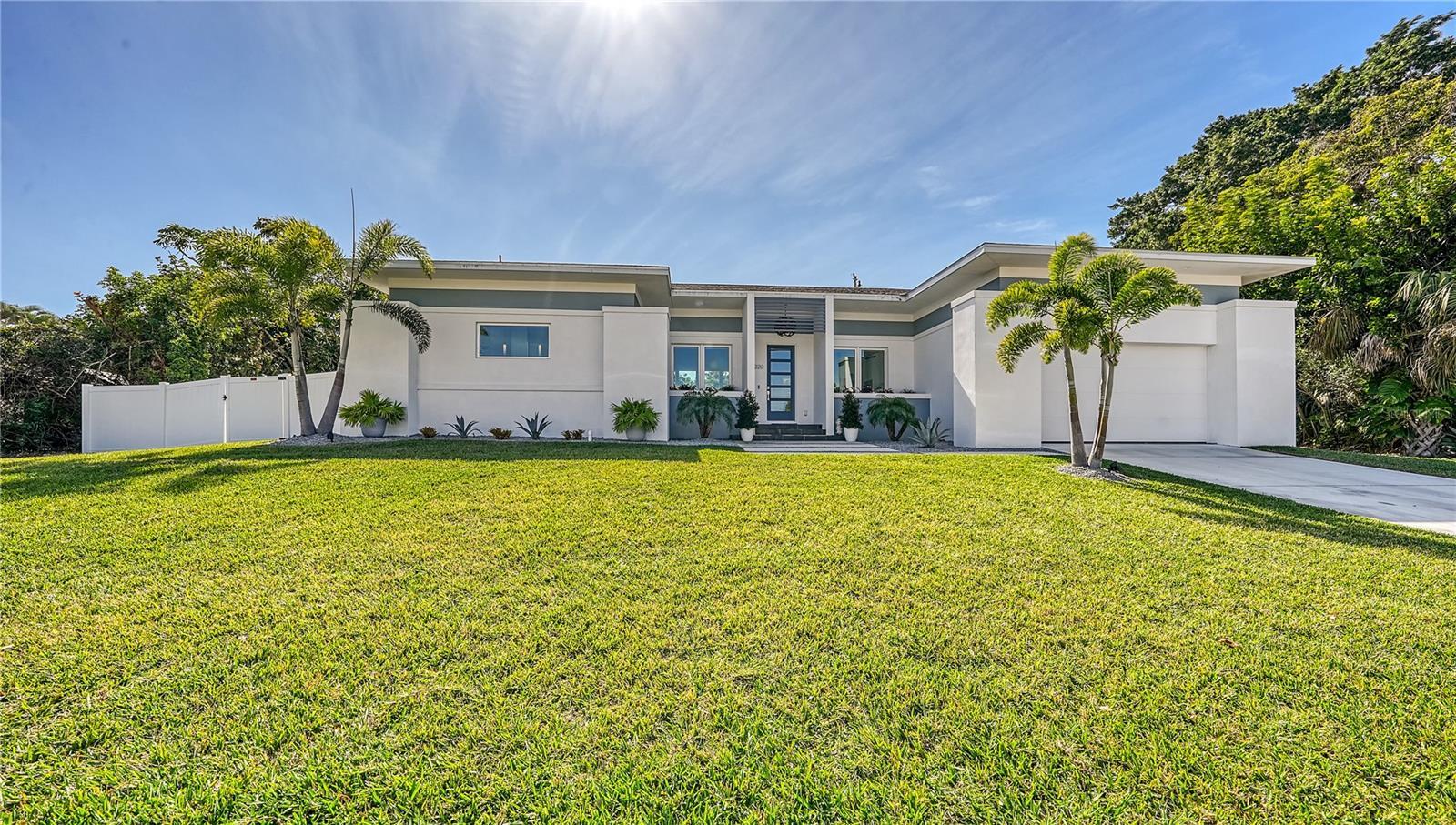 Property Photo: 1220 Bogey Lane FL 34228