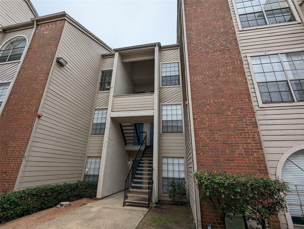 Property Photo: 9747 Whitehurst Drive 128 TX 75243