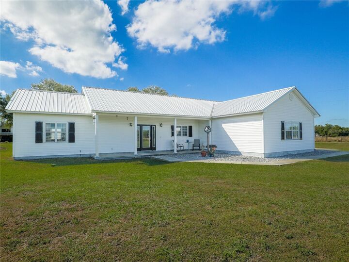 6105 Hastings Cove Lane  Plant City FL 33565 photo