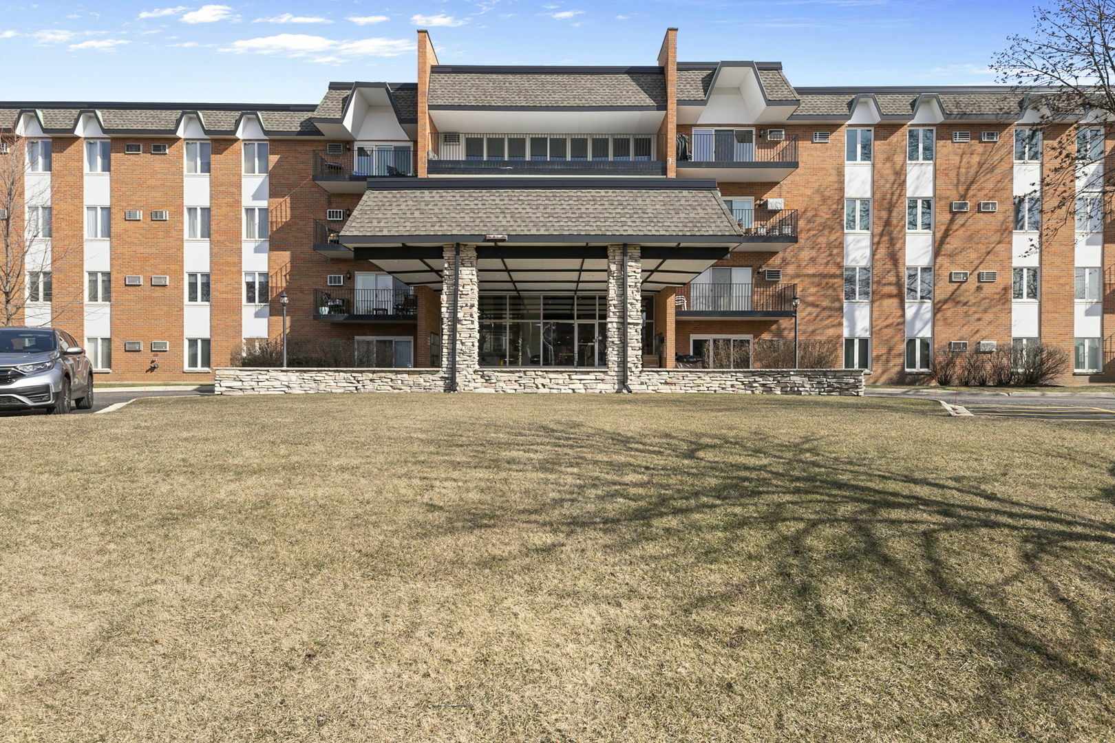 Property Photo: 4221 Saratoga Avenue 212A IL 60515