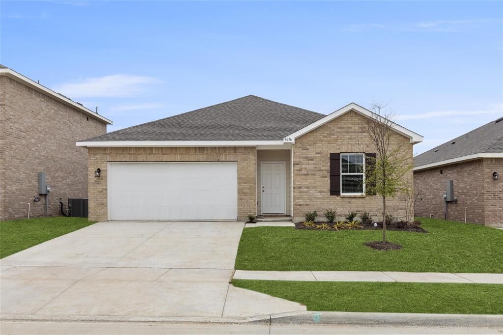 Property Photo: 5636 Cookstown Lane TX 76036