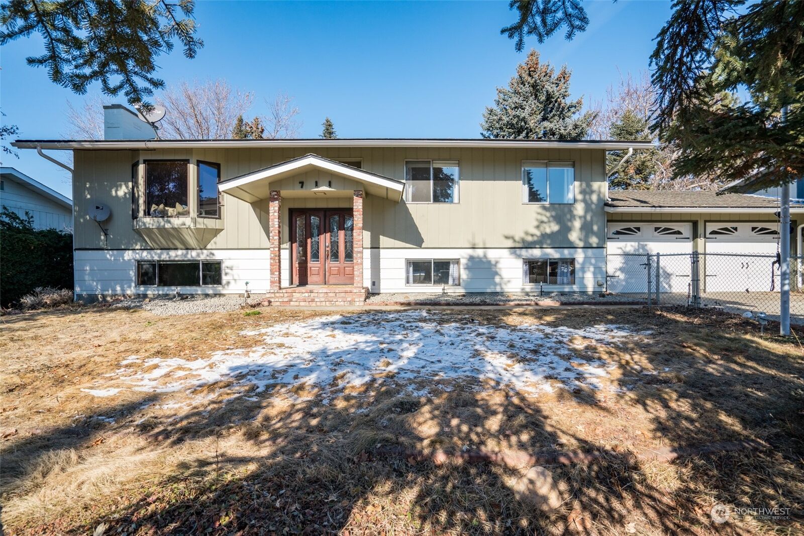 Property Photo: 711 14th Street NE WA 98802