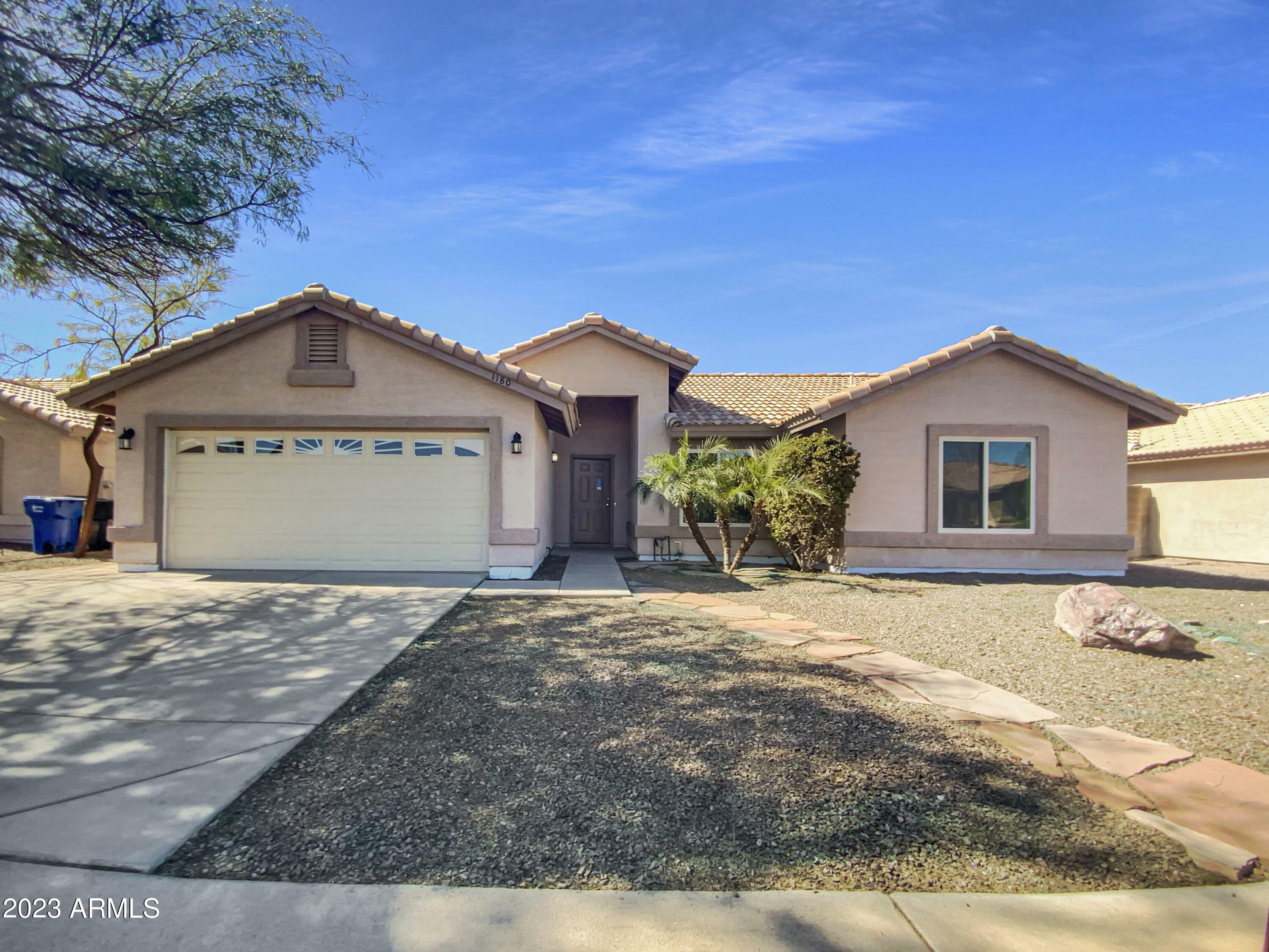 Property Photo:  1180 S Crossbow Place  AZ 85286 