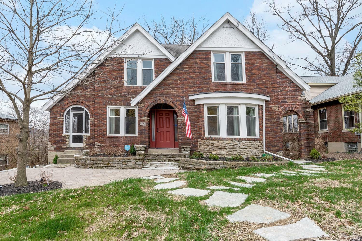 Property Photo: 3301 Morrison Ave OH 45220