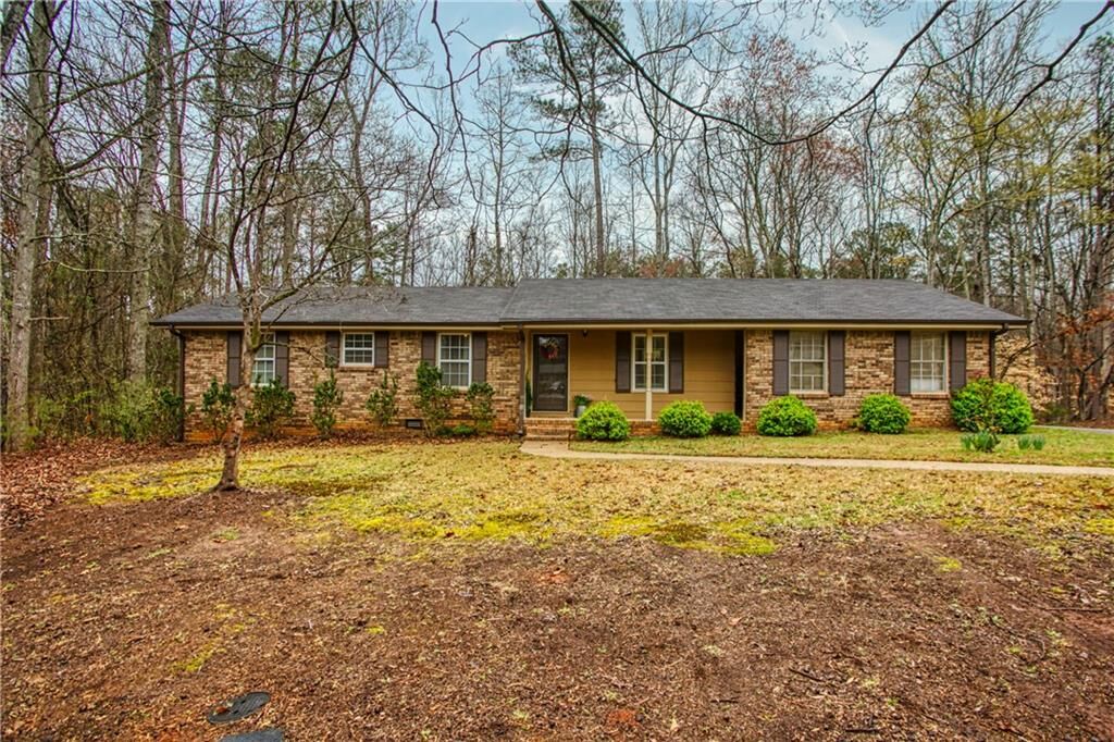 Property Photo:  5200 Goldcup Court  GA 30135 