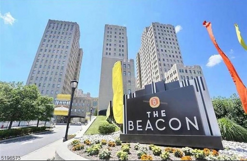 Property Photo:  4 Beacon Way 303  NJ 07304 