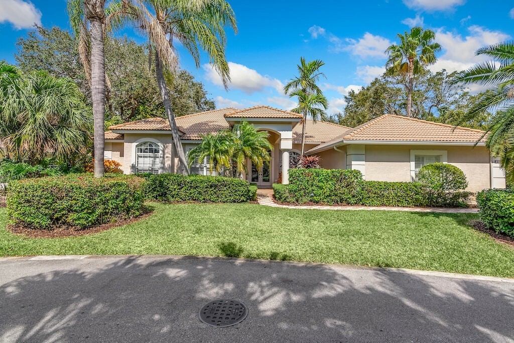 Property Photo:  470 Ventura Place  FL 32963 