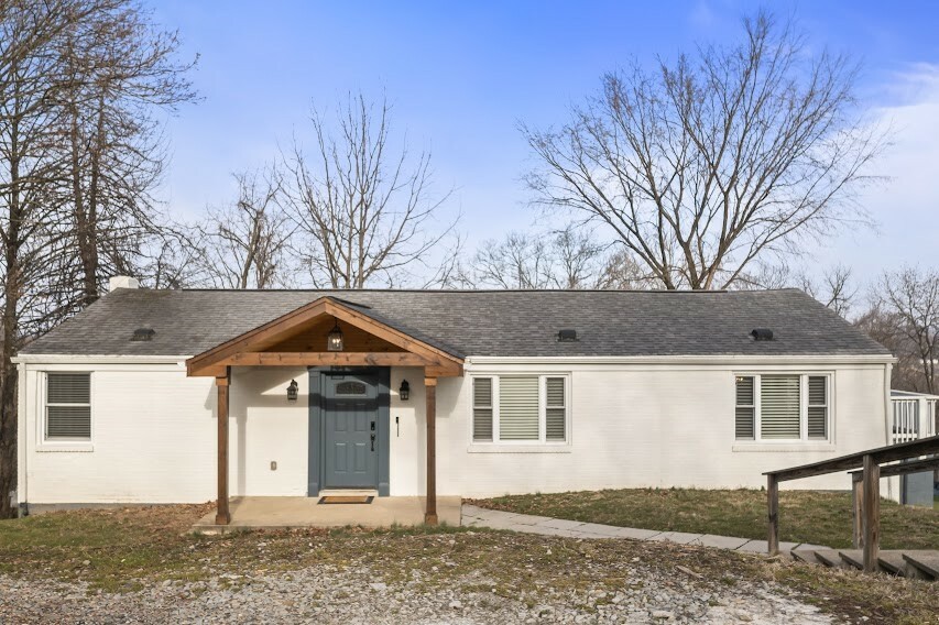 Property Photo:  2754 Locust Dr  PA 15241 