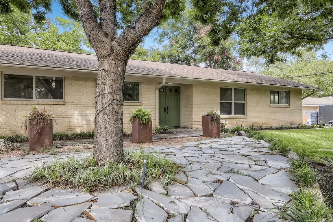 Property Photo:  810 Newport Avenue  TX 78753 