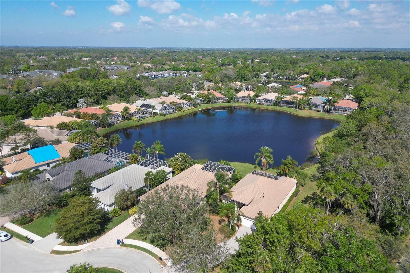 Property Photo:  8433 Abingdon Court  FL 34201 