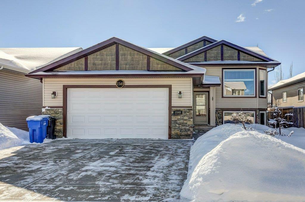 Property Photo: 1549 McAlpine Street AB T0M 0N0