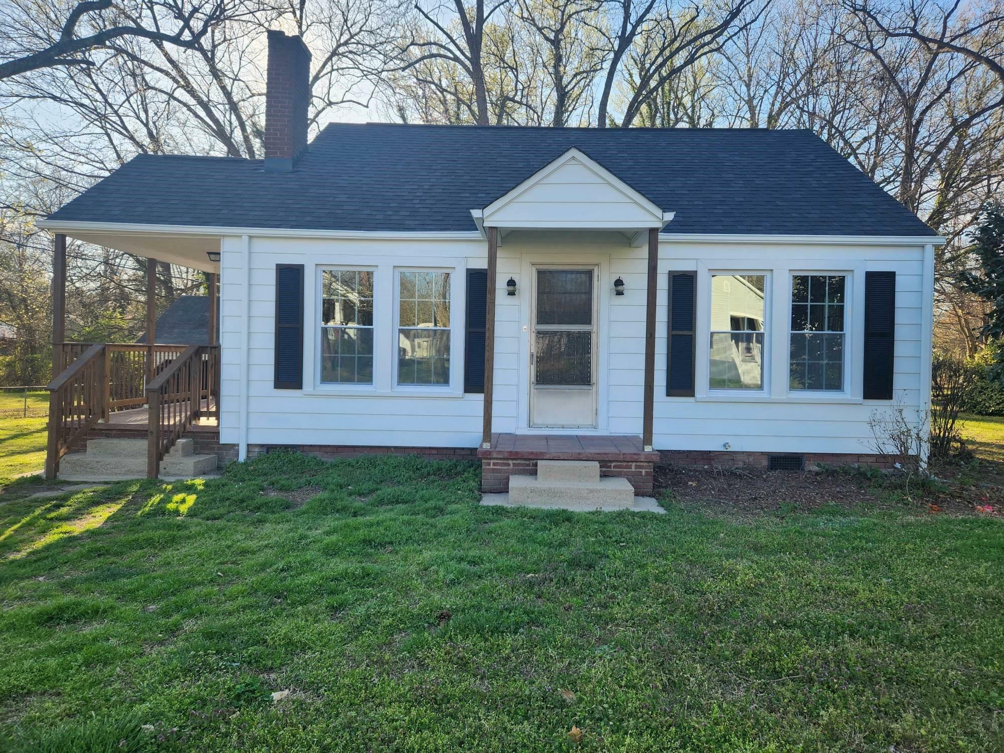Property Photo: 809 Grace Avenue NC 28083