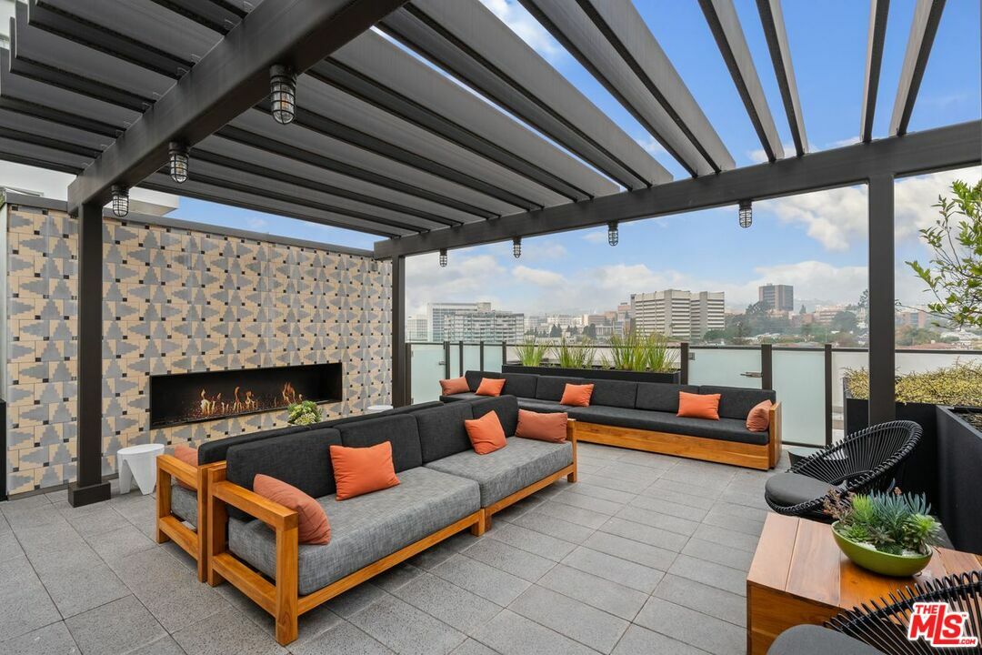 10777   Wilshire Blvd 306  Los Angeles CA 90024 photo