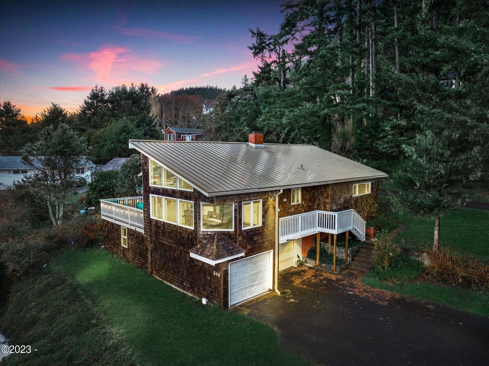 Property Photo: 544 Hwy 101 OR 97498