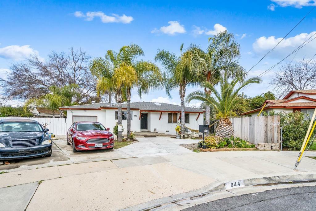 Property Photo:  944 Virginia Lane  CA 92027 