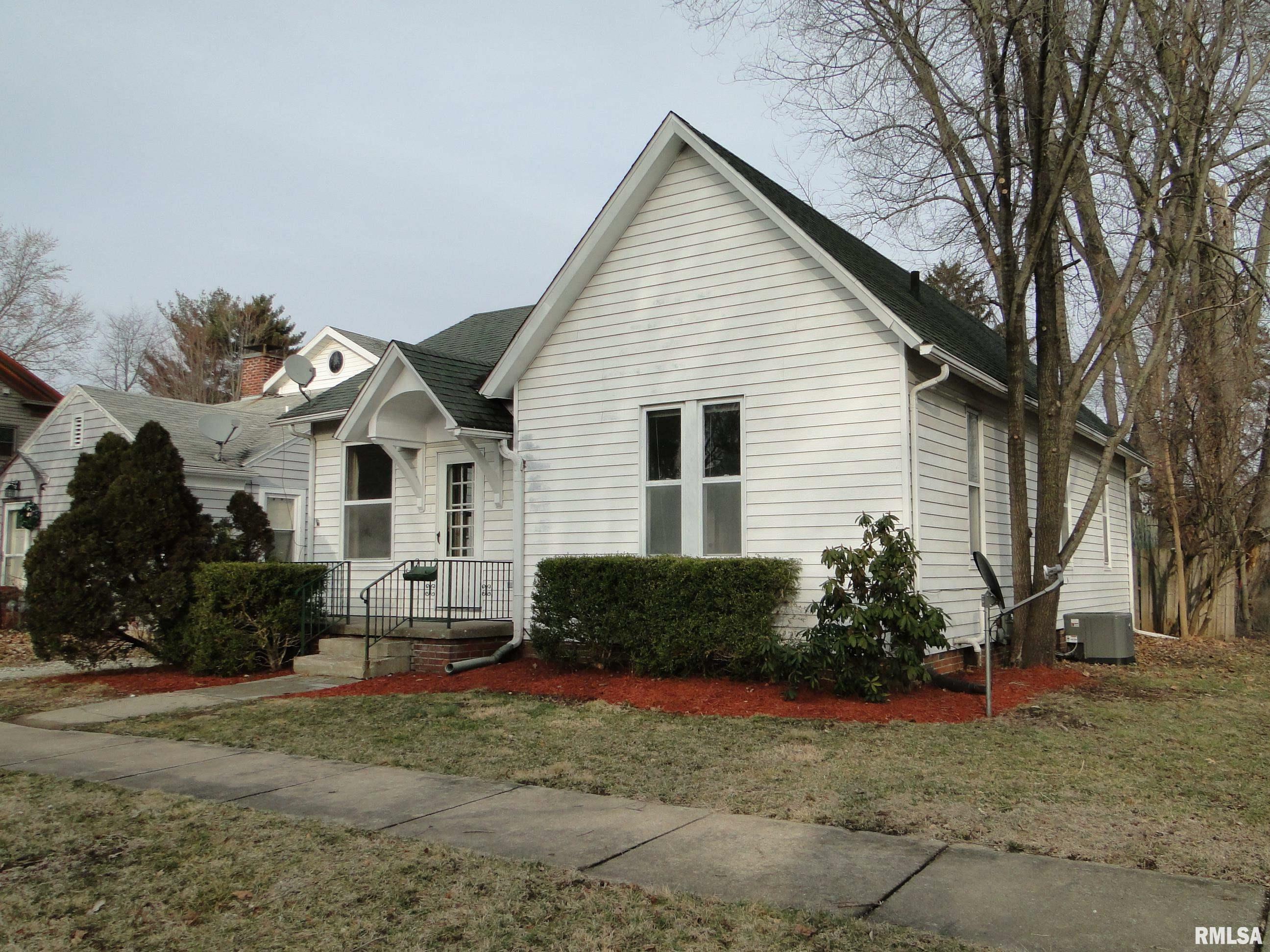 443 S Madison Street  Macomb IL 61455 photo