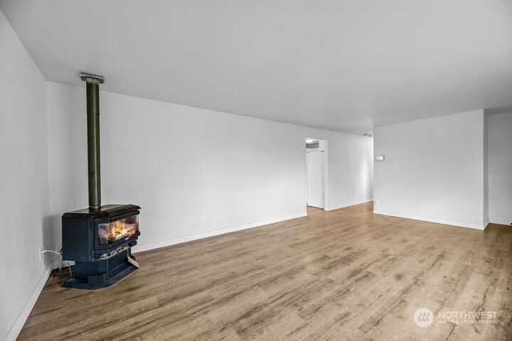 House for sale in Everett 9414 Sharon Drive, Everett, WA 98204