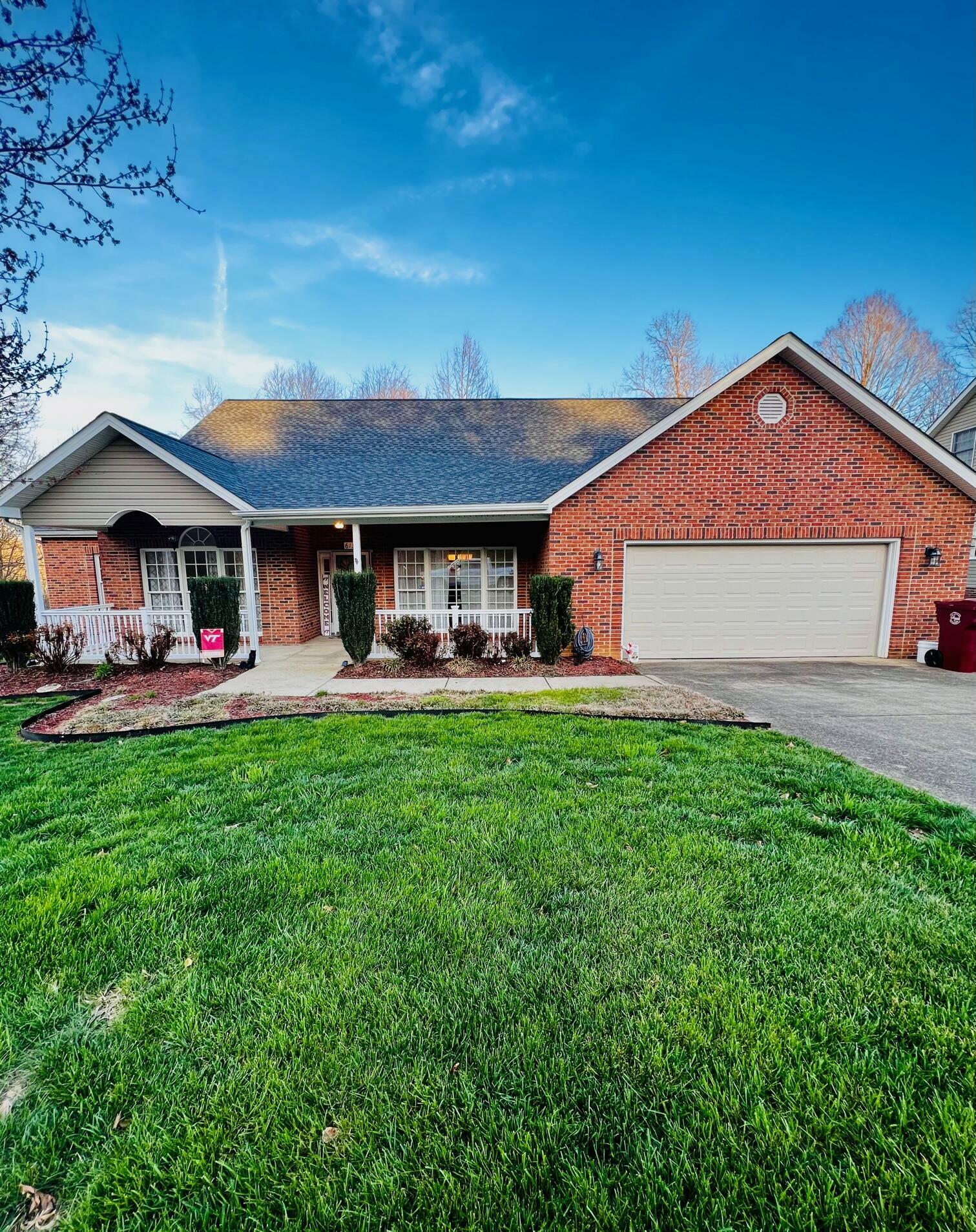 Property Photo:  615 Glen Oaks Place  TN 37615 